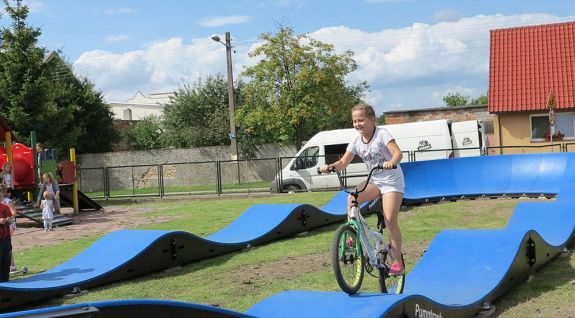 Ein mobiler Fahrradweg aus Modulen - Boleszkowice (PL)