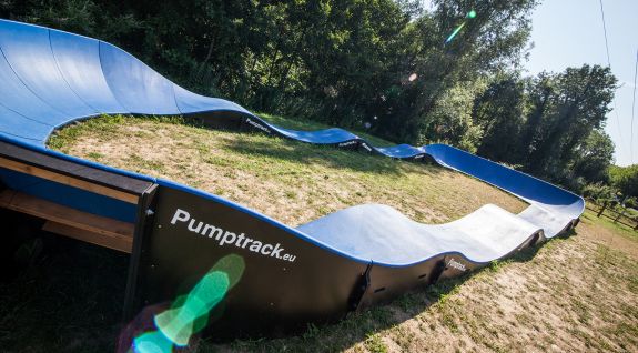 Composite Pumptrack für jeden Benutzer angepasst