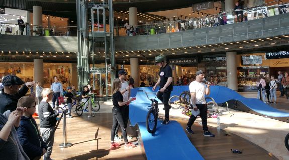 Pumptrack - eine Attraktion auf einer Jugendparty - Lublin (PL)