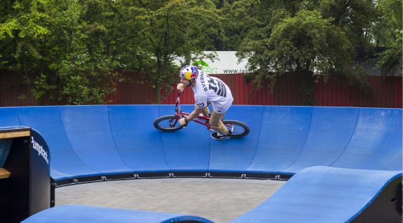 BMX zeigt in der Einkaufsgalerie